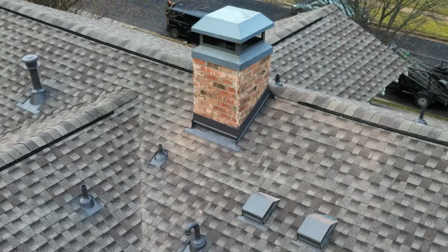 Asphalt shingle roof replacement in Winnetka Heights, Dallas